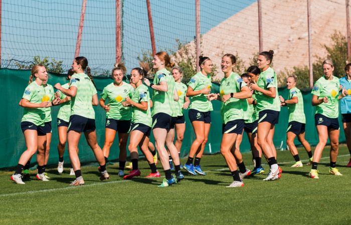 Para pemain Timnas Wanita Australia berlatih di Dubai, Uni Emirat Arab, Senin (17/1/2022), sebagai persiapan Piala Asia Wanita 2022.