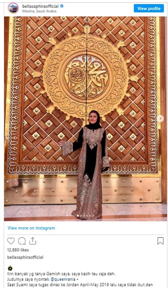 Bella Saphira kenakan baju esklusif seperti punya Ratu Yordania.