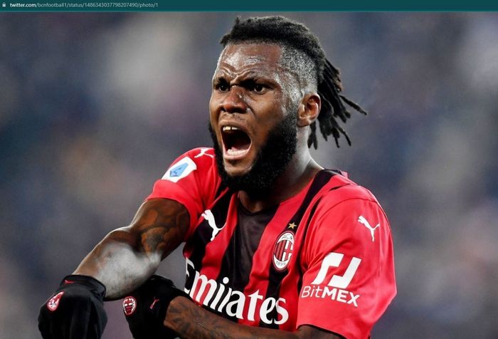 Gelandang tengah AC Milan, Franck Kessie, tengah dilaporkan diminati oleh Inter Milan dan Juventus.