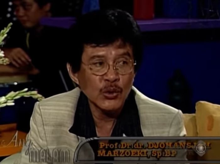 Prof DR, dr. Johansyah Marzuki yang mengoperasi Dorce Gamalama saat operasi ganti kelamin dari pria ke perempuan.