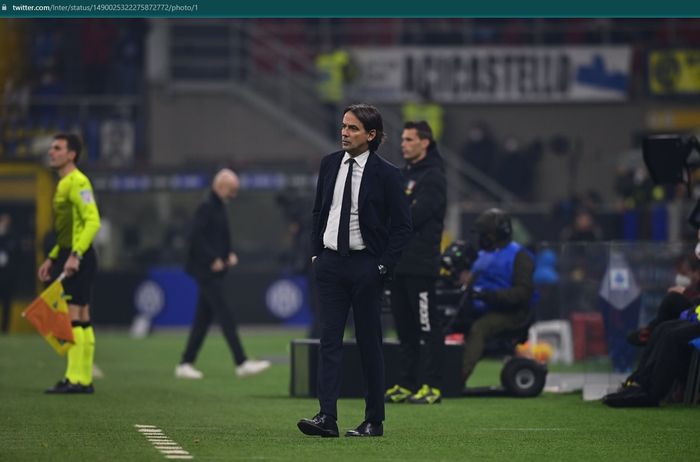 Pelatih Inter Milan, Simone Inzaghi pada duel Derby della Madonnina.