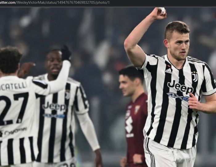 Selebrasi bek Juventus, Matthijs de Ligt, usai menjebol gawang Torino di Liga Italia