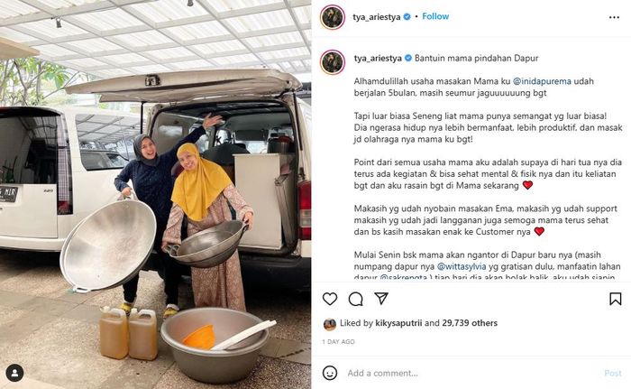 Ibunda Tya Ariestya buka warung sendiri