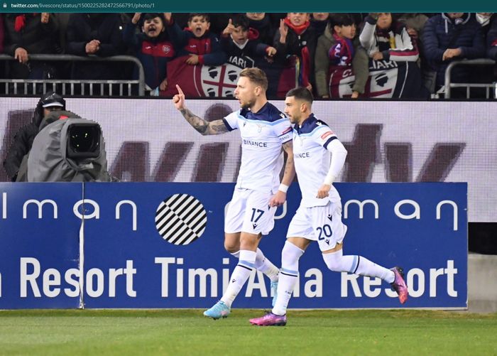 Selebrasi penyerang Lazio, Ciro Immobile usai mencetak gol ke gawang Cagliari.