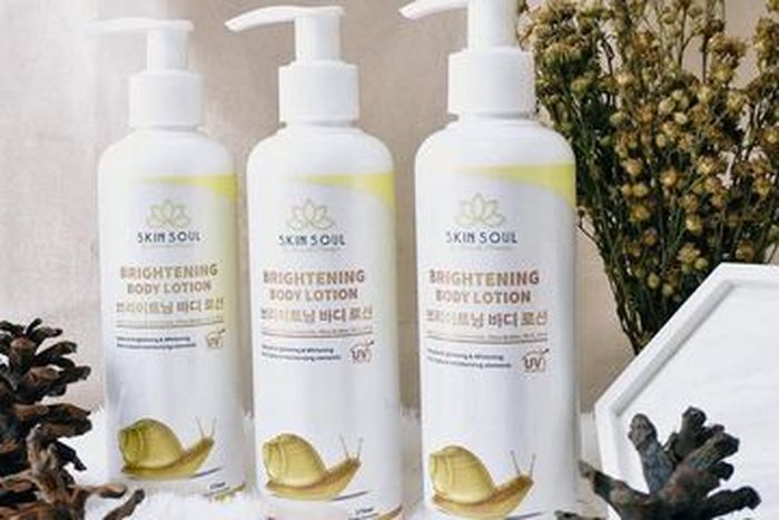  Skin Soul Body Lotion dengan formula terbaik Korea mengandung Snail Filtrate dan Niacinamide.