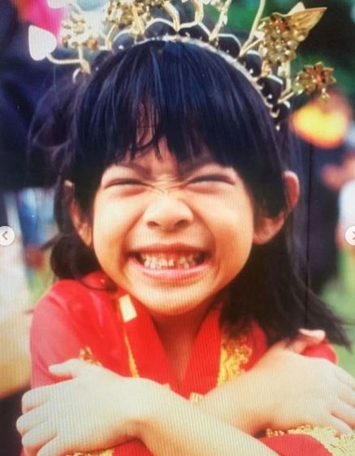 Dian Sastro saat masih kecil