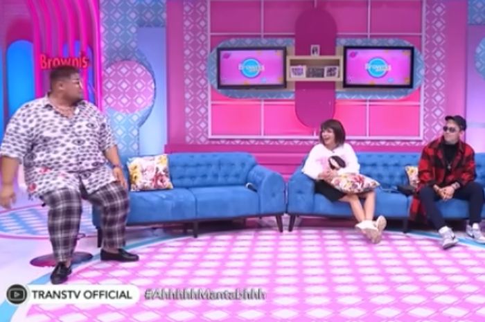 Indra Kenz sombongkan kekayaannya kepada Ruben Onsu dan Ivan Gunawan.