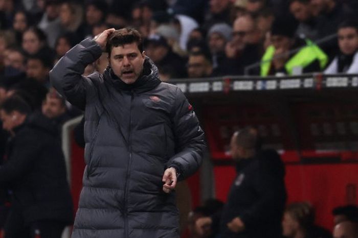 Reaksi Mauricio Pochettino dalam partai Liga Prancis antara Nice vs Paris Saint-Germain di Allianz Riviera (5/3/2022).