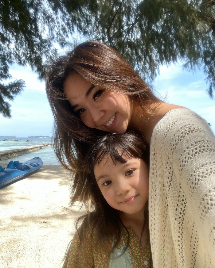 Gading Marten menolak balikan dengan Gisel. Ternyata ada pria lain yang ikut dalam foto liburan Gempi. Siapakah dia?