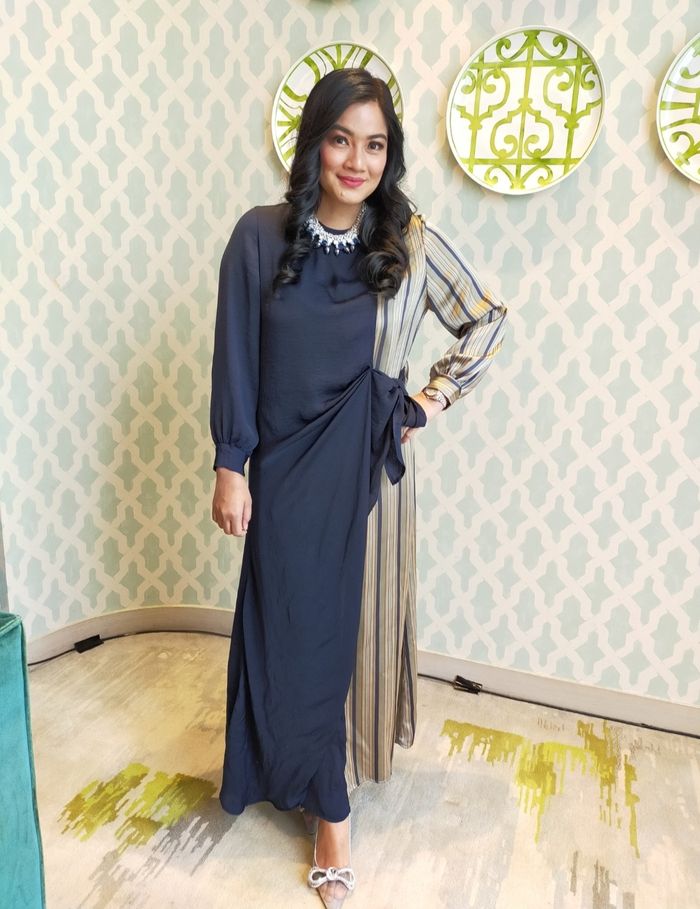 Gaya elegan Titi Kamal