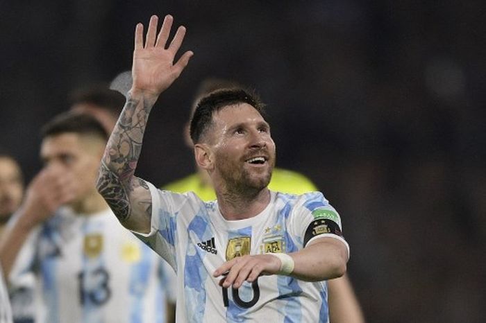 Reaksi Lionel Messi dalam pertandingan Argentina vs Venezuela di kualifikasi Piala Dunia 2022 di La Bombonera (25/3/2022).