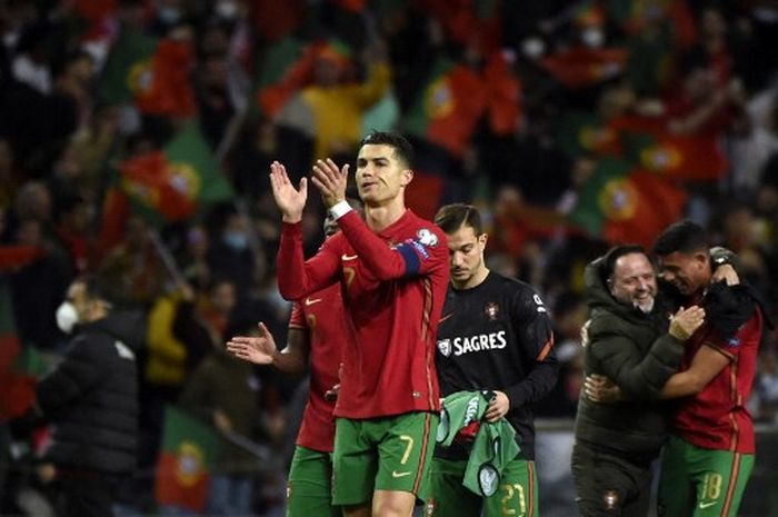 Reaksi Cristiano Ronaldo usai laga timnas Portugal vs Turki pada kualifikasi Piala Dunia 2022 di Do Dragao, Porto (24/3/2022).