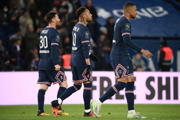 Lionel Messi, Neymar, dan Kylian Mbappe dalam laga PSG versus Lorient pada Minggu (3/4/2022).