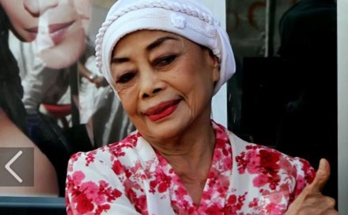 Mendiang Mpok Nori