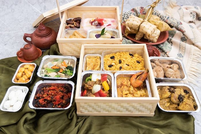 Enjoy scrumptious iftar F&B with 50 percent off. Get the vouchers on live streaming on Discover Indonesia Indonesia social media accounts.