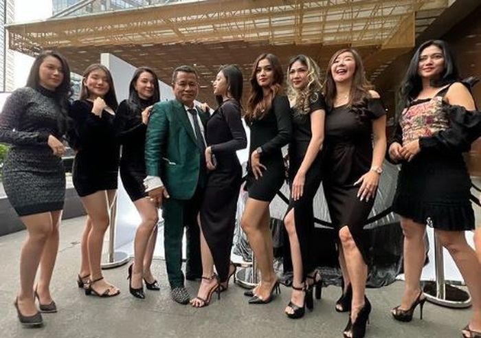 Hotman Paris dan aspri-asprinya
