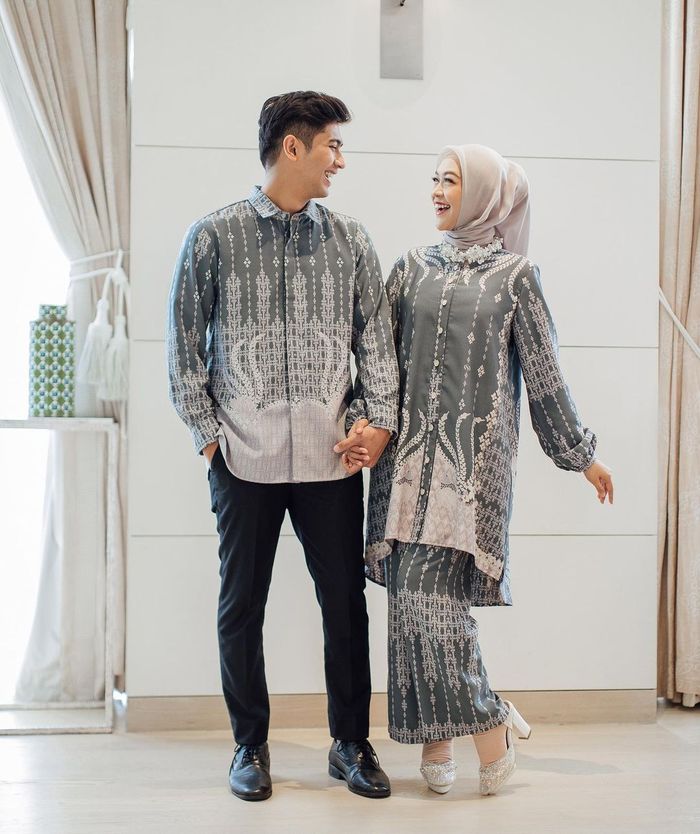 Baju muslim couple ala pasangan selebriti Ria Ricis dan Teuku Ryan.