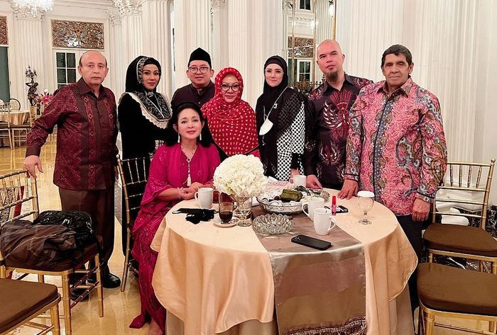 Mulan Jameela saat makan malam mewah bersama Titiek Soeharto