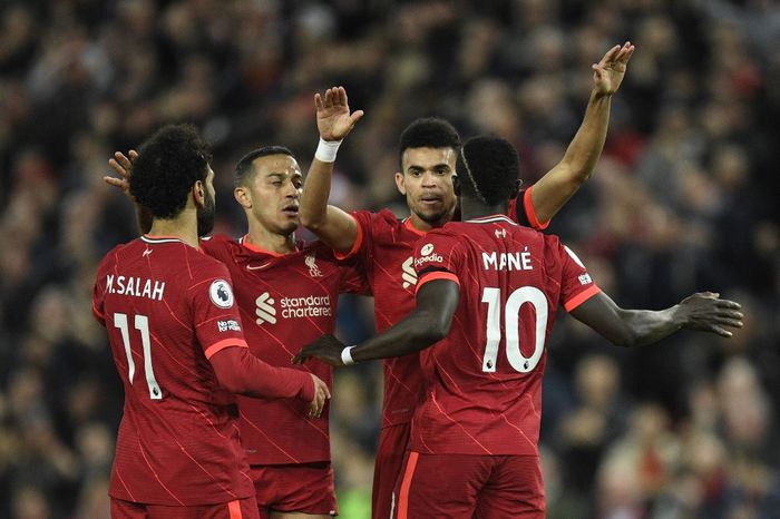 Liverpool berhasil meraih kemenangan telak 4-0 atas Manchester United pada laga tunda pekan ke-30 Liga Inggris 2021-2022.