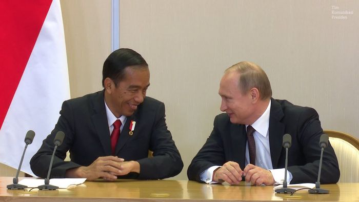 12+ Arti Mimpi Bertemu Presiden Vladimir Putin