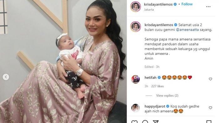 Krisdayanti gendong Ameena Hanna Nur Atta