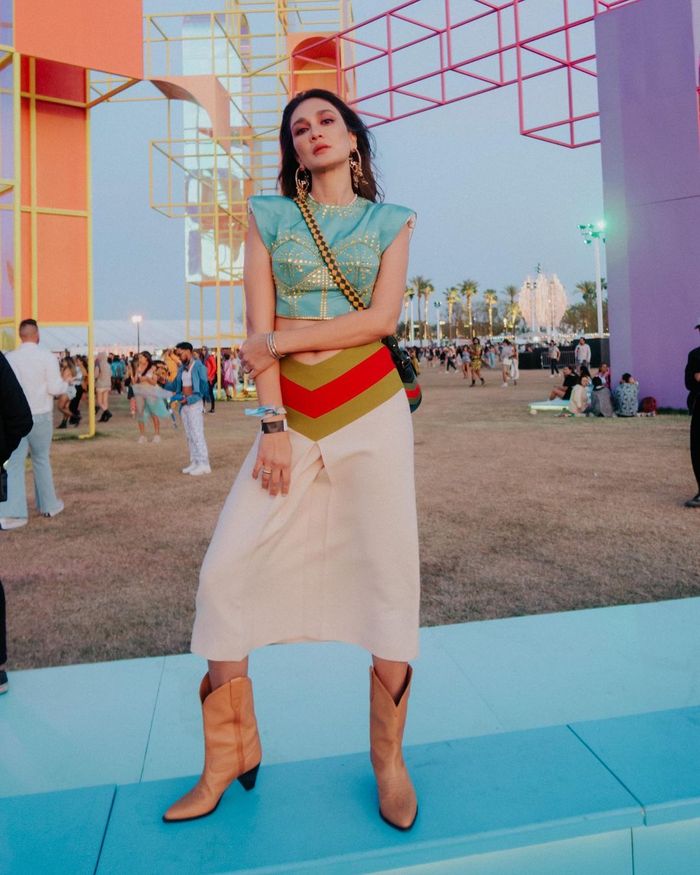 4 OOTD Luna Maya Saat Nonton Konser Musik Coachella, Tak Kalah Modis