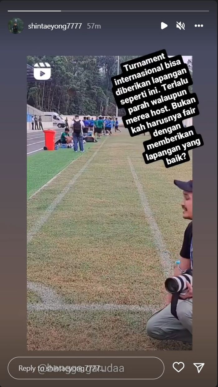 Pelatih  timnas U-23 Indonesia, Shin Tae-yong, melayangkan kritik terkait kondisi lapangan untuk latihan timnas U-23 Indonesia.