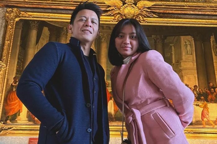 Ariel NOAH dan putrinya, Alleia Anata Irham saat di Paris