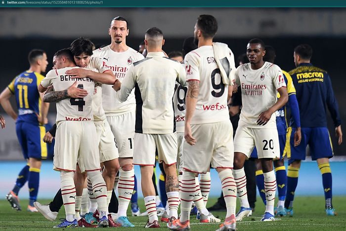 AC Milan sukses memetik kemenangan 3-1 atas Hellas Verona dan menghidupkan peluang merengkuh scudetto pertama sejak 2010-2011.