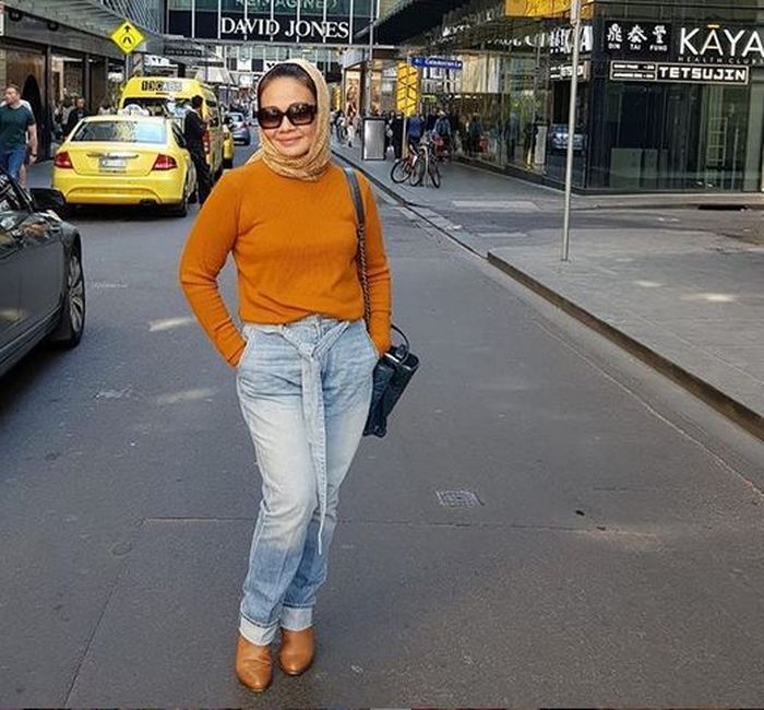 Sosok ibunda Bobby Nasution, Ade Hanifah Siregar