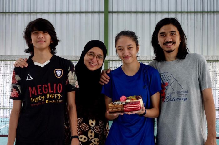 Putra Duta Sheila on 7 yang sudah beranjak remaja.