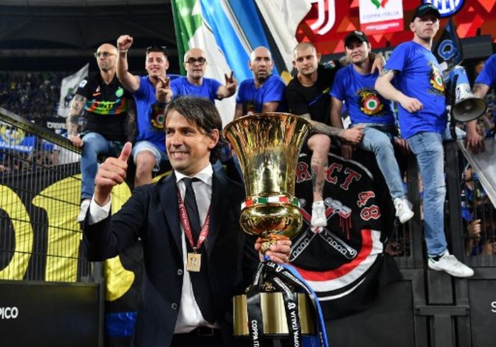 Simone Inzaghi membawa Inter Milan juara Coppa Italia 2021-2022. Kini Inzaghi membidik gelar Piala Super Italia keempatnya sebagai pelatih saat hadapi AC Milan (18/1/2023).
