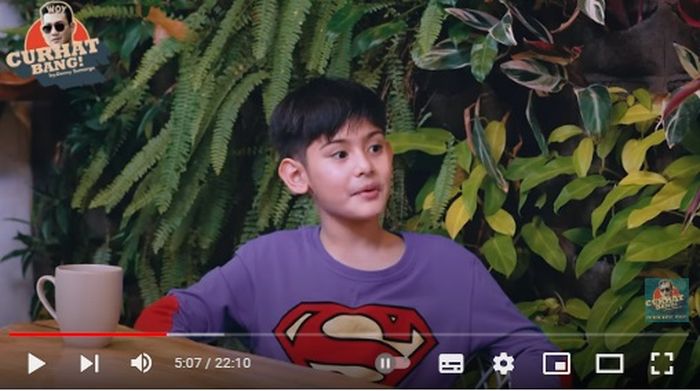 King Faaz saat diwawancarai oleh Denny Sumargo