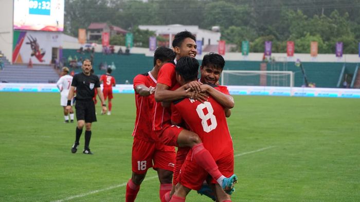 Selebrasi pemain timnas U-23 Indonesia usai membobol gawang timnas U-23 Myanmar di laga SEA Games 2021, Minggu (15/5/2022).