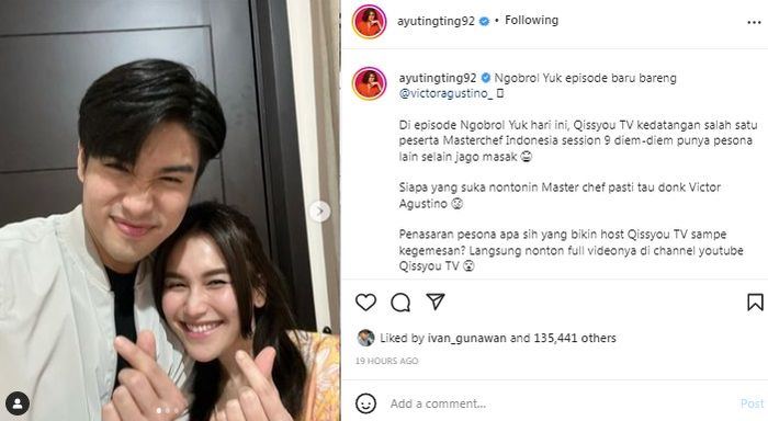 Ayu Ting Ting berfoto bersama Victor Agustino.