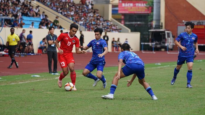 Rachmat Irianto pada laga timnas U-23 Indonesia vs Thailand di semifinal SEA Games 2021, Stadion Thi&ecirc;n Trường, Kamis (19/5/2022).