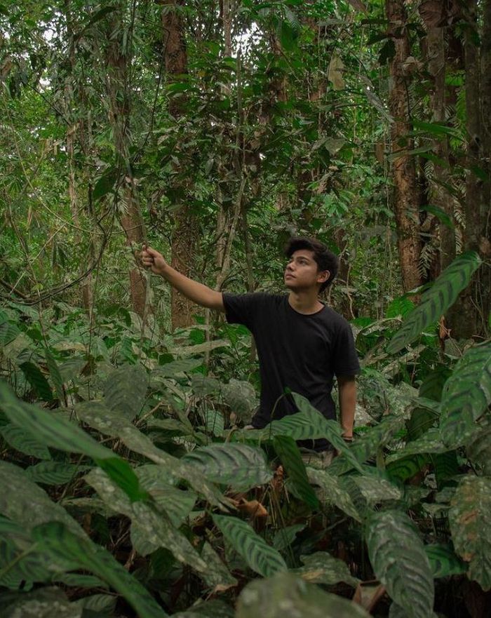 Sosok Andrew Kalaweit sang Youtuber ganteng blasteran Prancis yang berjuluk Tarzan Indonesia