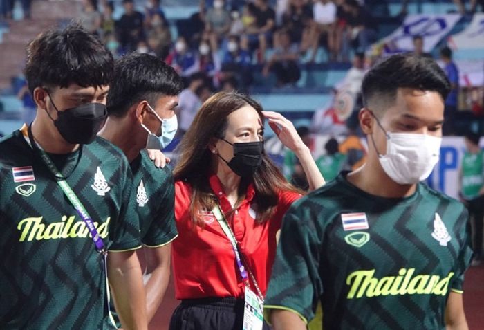 Madam Pang memiliki pengaruh sangat besar terhadap Timnas U-23 Thailand dan tim senior.