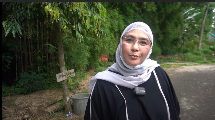 Lingkungan rumah Nani Wijaya yang asri
