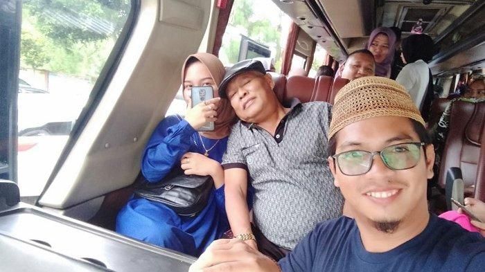 Kakek Sondani dan Fia yang terlihat mesra