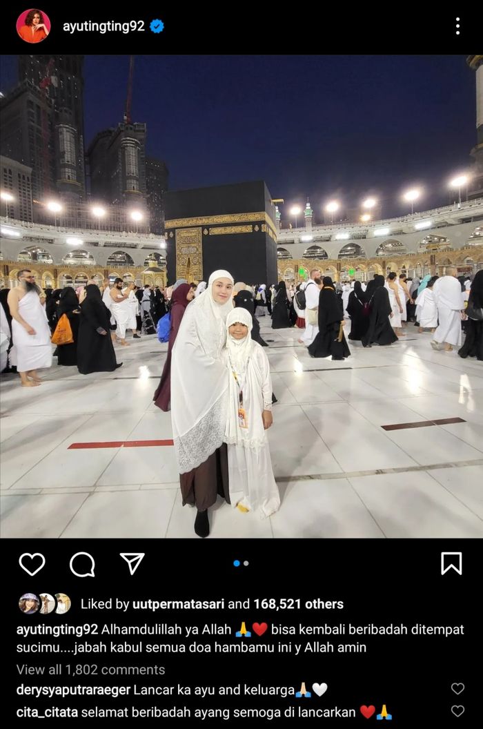 Ayu Ting Ting umroh bersama Bilqis