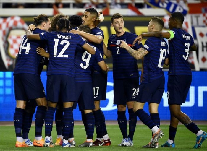 Para pemain timnas Prancis merayakan kemenangan atas Kroasia dalam laga UEFA Nations League 2022-2023.