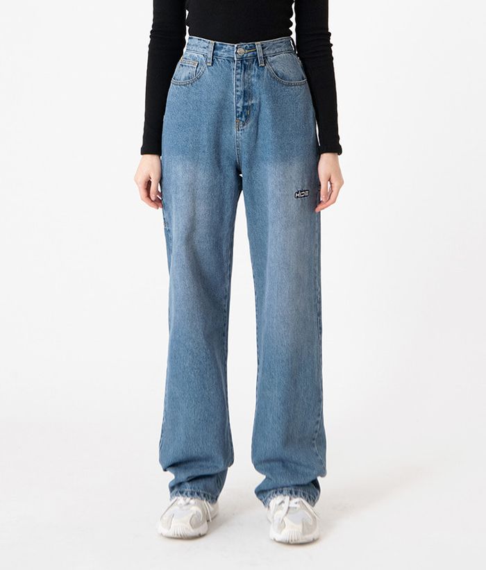 Celana jeans untuk pemilik paha besar - Model lose fit