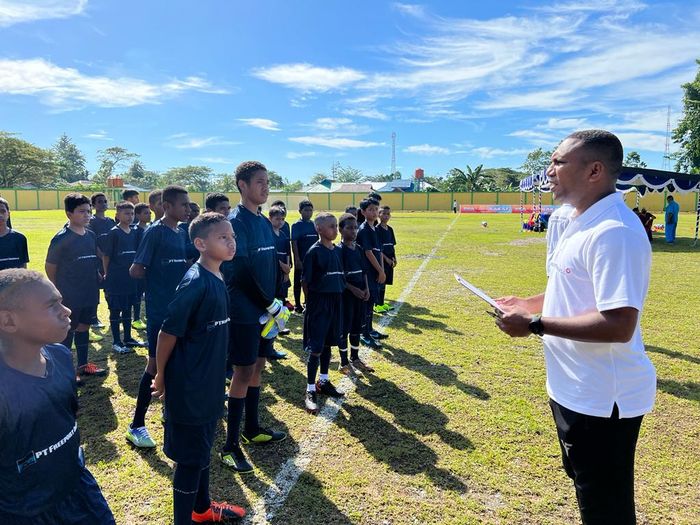 Cari Bakat Papua Football Academy diadakan pada Sabtu (11/6/2022) di Stadion Wania, Timika.