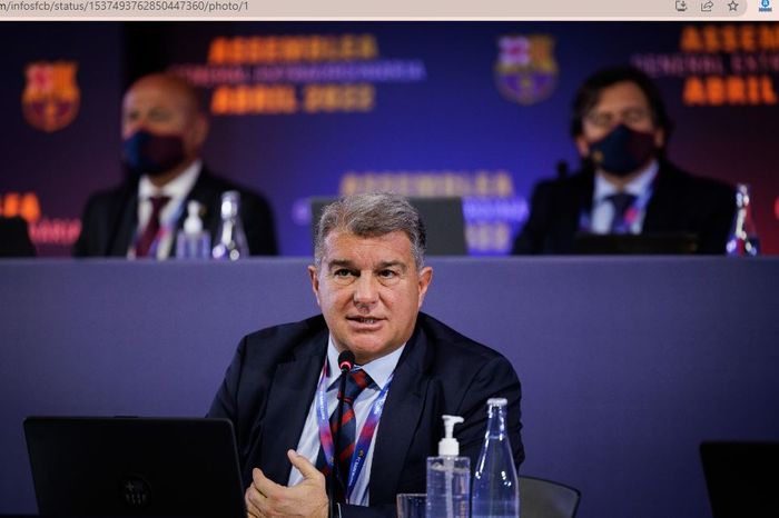 Presiden Barcelona, Joan Laporta, disebut tak memiliki hubungan yang baik dengan Lionel Messi