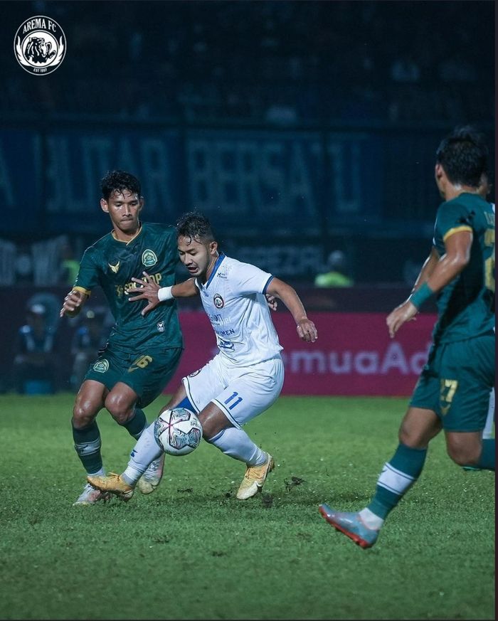 Suasana pertandingan antara Arema FC melawan Persikabo 1973 pada lanjutan Piala Presiden 2022 di Stadion Kanjuruhan, Malang, Minggu (19/6/2022).