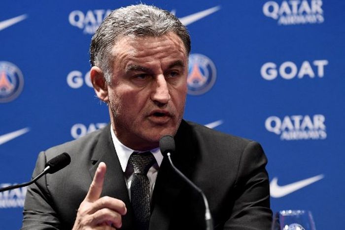 Pelatih Paris Saint-Germain, Christophe Galtier, berbicara dalam konferensi pers di Stadion Parc des Princes, 5 Juli 2022.
