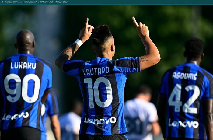 Selebrasi Lautaro Martinez usai menjebol gawang Lugano dalam laga pramusim Inter Milan, Selasa (12/7/2022) atau Rabu dini hari WIB.