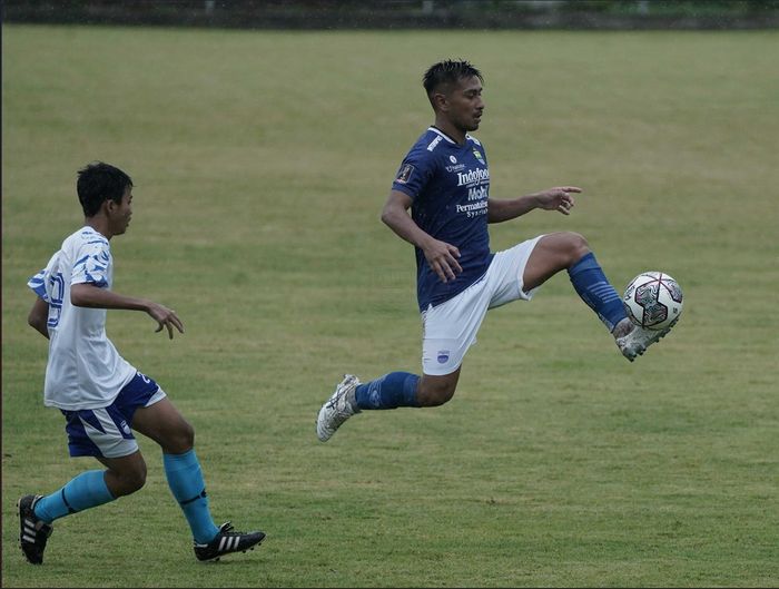 Gelandang Persib Bandung, Daisuke Sato.