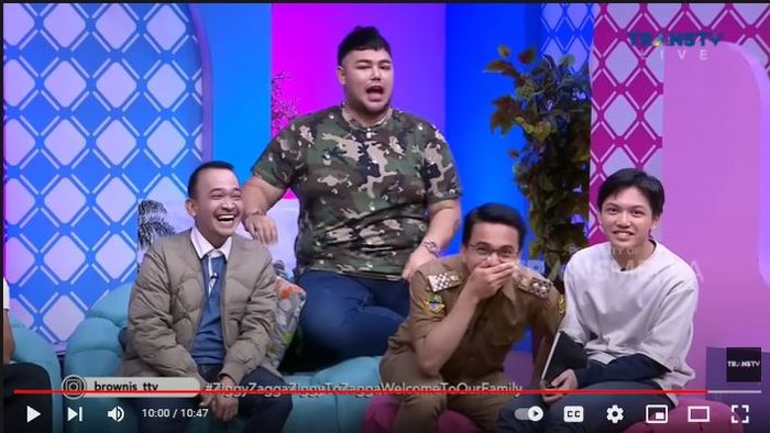 Raffi Ahmad menggoda Sahrul Gunawan